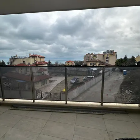 Skyline 42 Apartment *