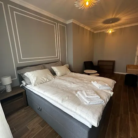 Skyline 42 Apartment
